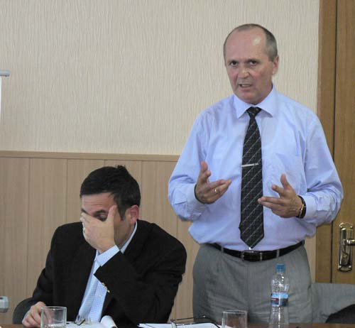 Представители компании Contour Global Алекс Краковски и Юрий Саква (на фото – слева направо) не смогли ответить на большинство вопросов депутатов Краматорского горсовета