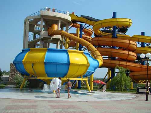 В Бердянске в начале Косы на пяти гектарах раскинулся самый большой в Украине аквапарк «Мыс Доброй Надежды»