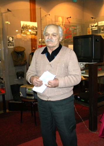 На встрече выступил Анатолий Таран, представитель литературной  студии имени Кулинича  при ГДК имени Ленина.