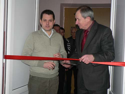Генеральный директор ЭМСС Максим Ефимов (слева) и ректор ДГМА Владимир Федоринов (справа)