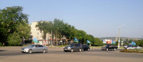 Утром колонна из 16-ти машин отправилась в автопробег  Краматорск-Дружковка-Константиновка-Краматорск