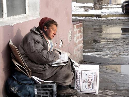 По приблизительной оценке МВД, в Украине 30 тысяч бездомных и 30 тысяч нищих, а еще столько же бездомных детей. Многие из них при таких заработках могли бы хорошо жить, вот только если бы деньги оставались при них