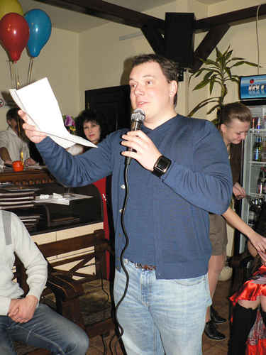 От имени жюри итоги конкурса оглашает генеральный директор "Юзовской пивоварни" Алексей Гавриш