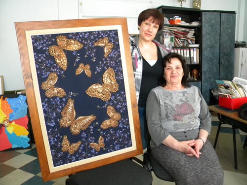 Клара Боброва и Марина Степанюк предоставили по одной работе  на пасхальный аукцион в пользу онкобольных детей.